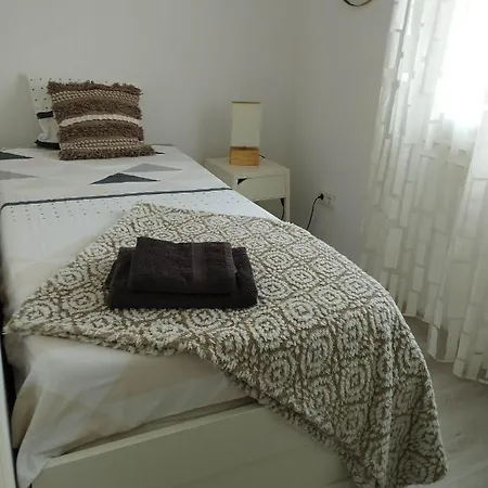 àtico Lumineux à 10 Min Du Centre Apartamento *